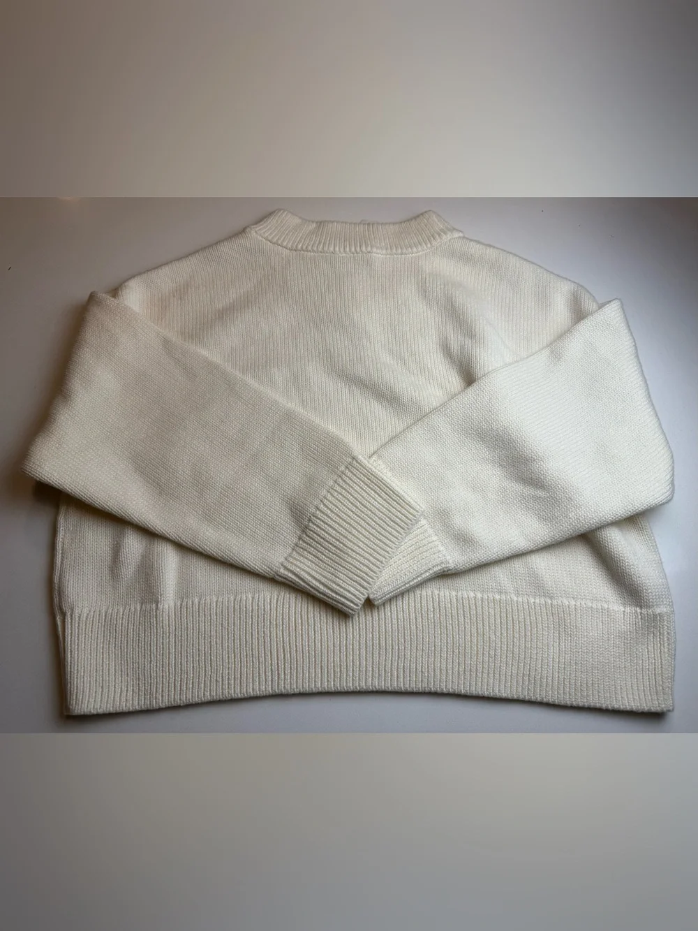 GAP Kids Boxy Cream V-Neck‎ Pullover Unisex Sweater Size M/8